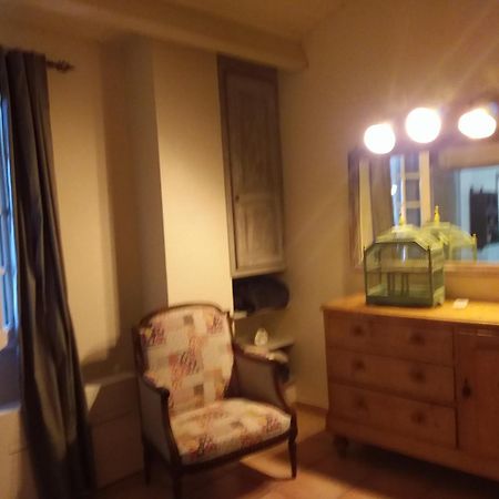 Chambre Pour 2 Personnes Avec Salle De Bain Privee Tourves Exterior photo