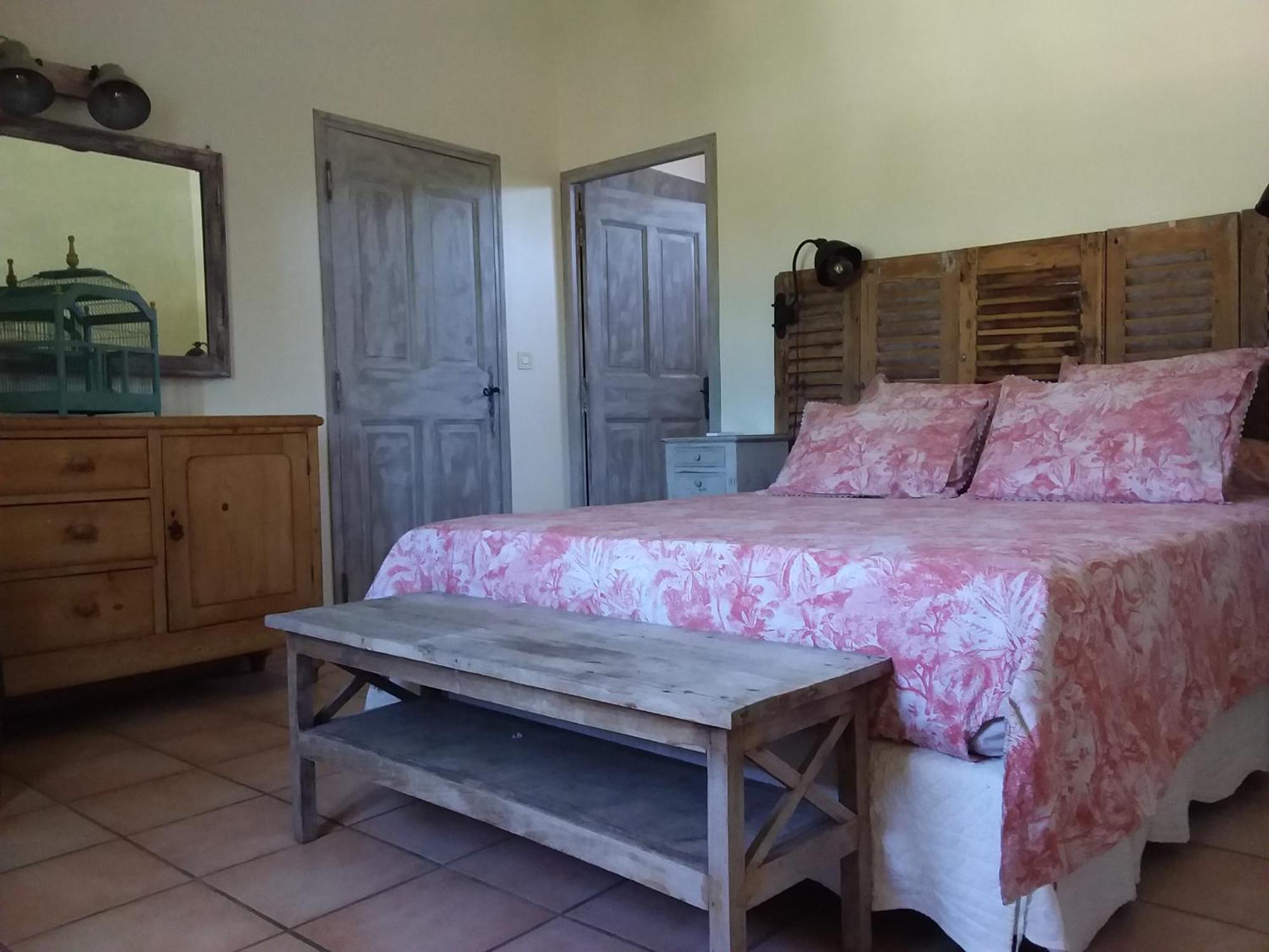 Chambre Pour 2 Personnes Avec Salle De Bain Privee Tourves Exterior photo